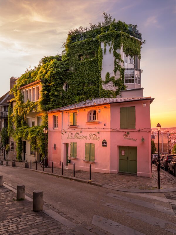 Rose house in Montmartre, Paris